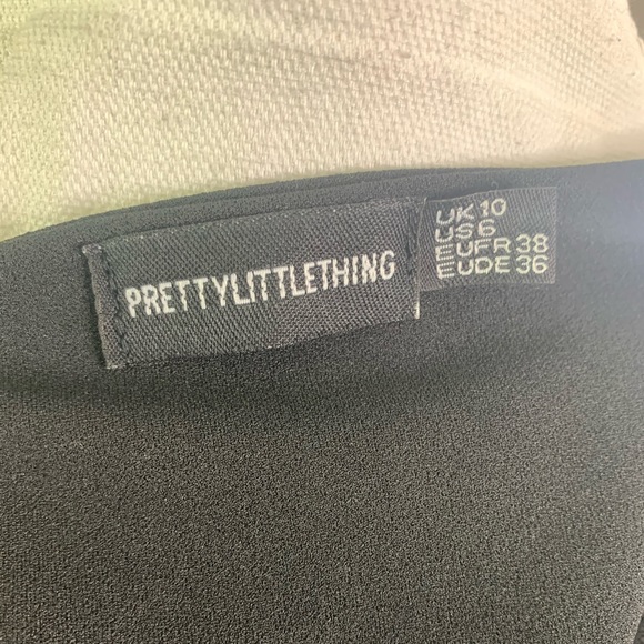 PrettyLittleThing SOLD OUT 90’s Y2K Deep V Mini Sz 6 - Picture 6 of 6